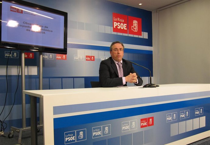 Francisco Martínez-Aldama considera que "el modelo económico de Sanz es un fraca