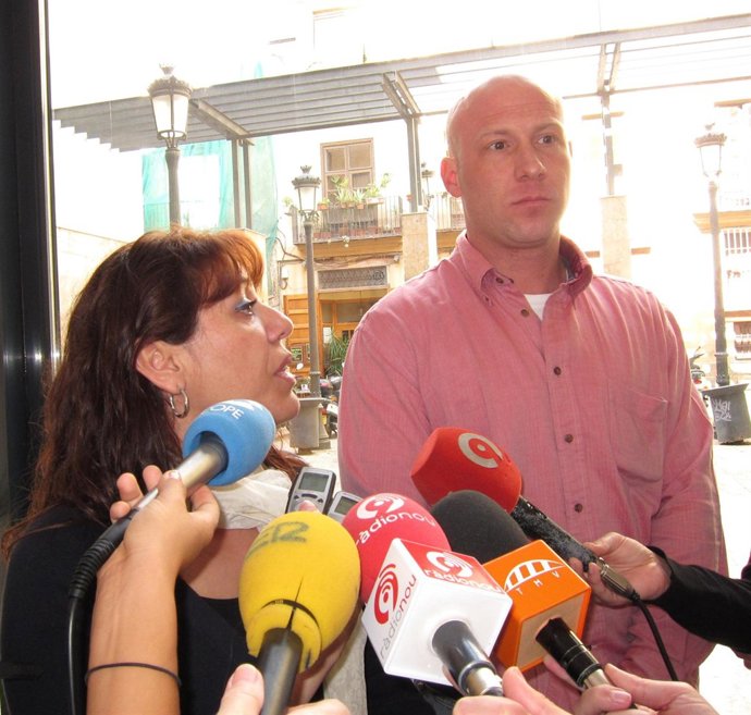 Padres explican lso beneficios del progframa de ayudas a la infancia de la Caixa