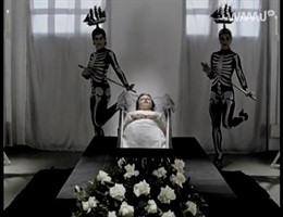 Videoclip 'Tot torna a començar' de Mishima