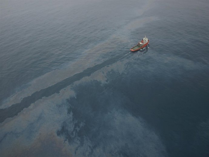 Vertido de Repsol en Tarragona