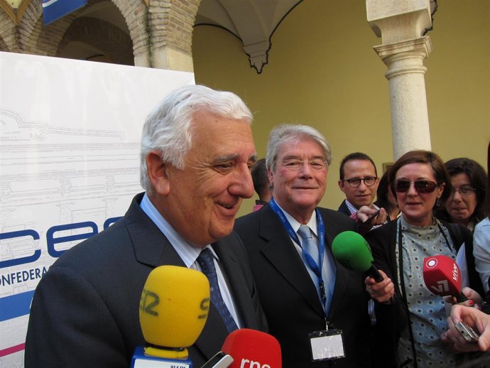 El presidente de la CEA, Santiago Herrero, y el presidente de CECO, Luis Carreto