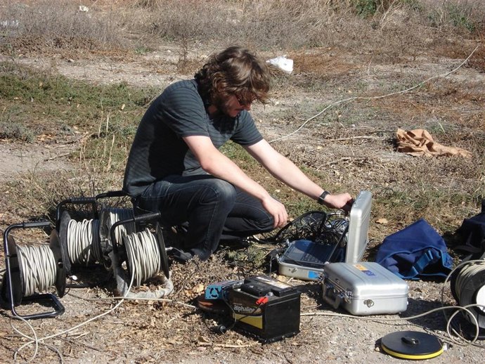 Uno de los responsables de DG realiza estudios sobre el terreno