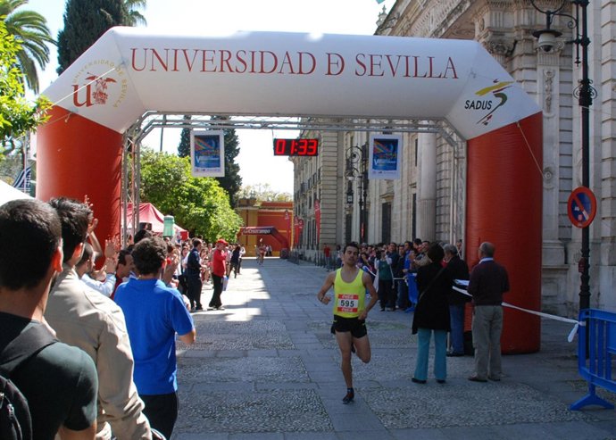El Medallista En El Mundial Kevin López Gana La Vuelta Al Rectorado (Con Foto)
