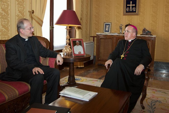 Monseños Osoro y el presidente del Pontificio Instituto Juan Pablo II