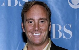 Actor Jay Mohr apaisada