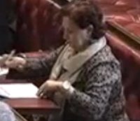 La edil Milagros Hernández pide la reinserción de su hijo en un centro y no en la cárcel, "de donde salió destrozado"