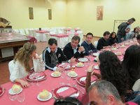 Fernández Vara aceptará "todos" los debates en "nuevos formatos" que incluyan participación ciudadana