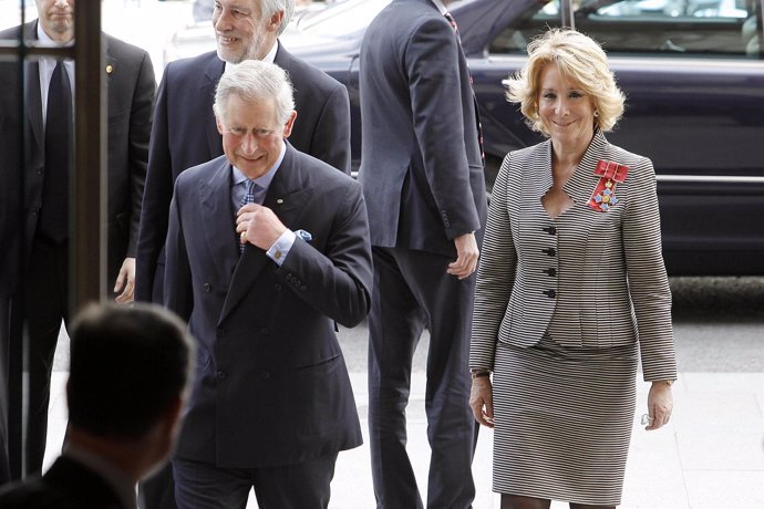 El Príncipe Carlos de Inglaterra y Esperanza Aguirre
