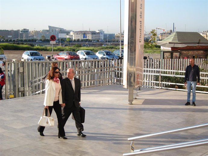 Fernando del Valle entra en la Ciudad de la Justicia de Málaga