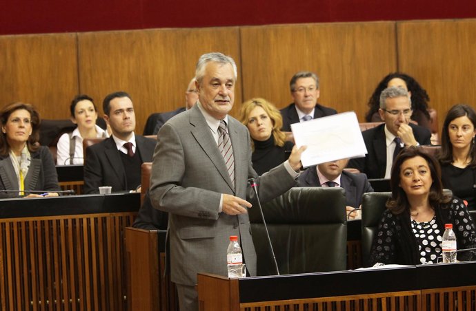 José Antonio Griñán, en el Pleno del Parlamento