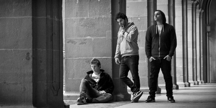 Hola Alicia. Propuesta De Entrevista NO WAY OUT Gira De Presentación De Su Nuevo