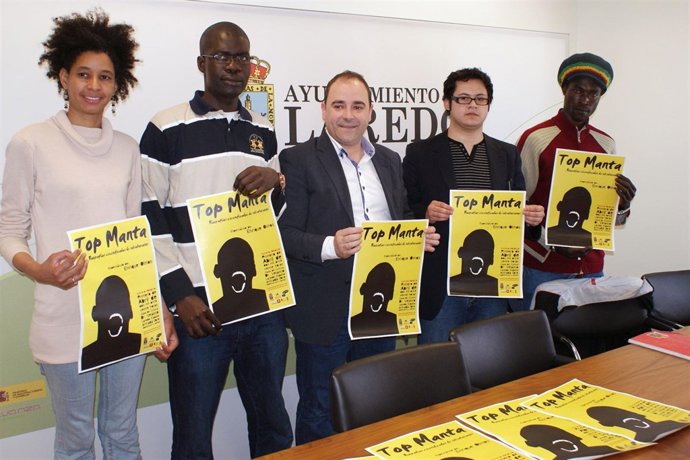 Presentación de la obra 'Top manta', en Laredo