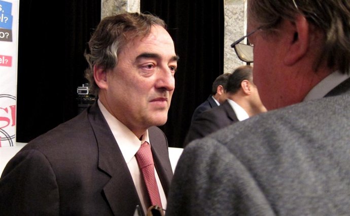 Presidente de la CEOE, Juan Rosell, durante una jornada sobre el papel