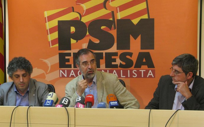 Foto Roda De Premsa Pere Sampol Amb Biel Vicens I X.M. Pérez Bouza (BNG)