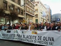 Organizaciones agrarias se manifiestan este viernes ante la negativa de Bruselas sobre el almacenamiento de aceite