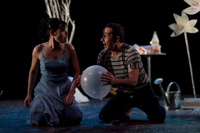 LA MACHINA TEATRO Presenta: "GRILLOS Y LUCIÉRNAGAS" En La Sala Cervantes Los Día