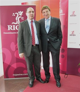 Víctor Pascual con Ángel García, de la consultora 'Nielsen'