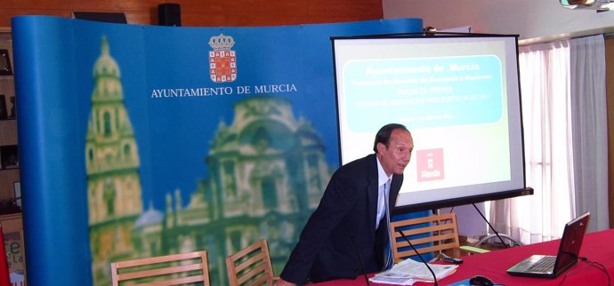 El concejal de Economía y Hacienda, Joaquín Moya-Angeler