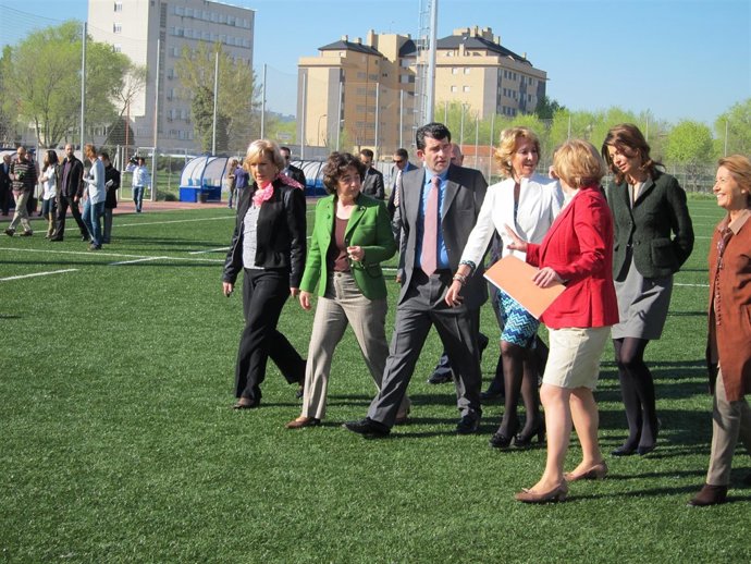 Aguirre en su visita al IES Antonio Machado, en Alcalá