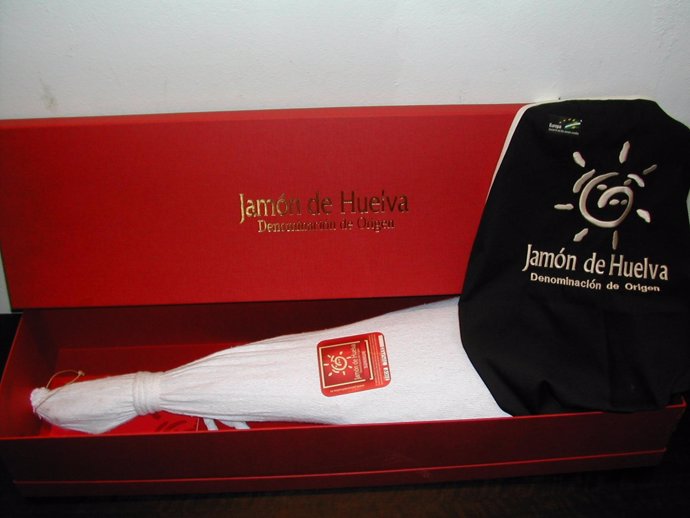 Jamón de Huelva Summun entregado al príncipe Carlos de Inglaterra