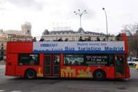 El PSOE critica que se adjudiquen los buses turísticos a quienes "chantajearon" al Ayuntamiento en el anterior contrato