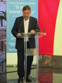 Belloch alaba a Almunia por defender la cooperación con el Ayuntamiento