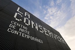 Entrada al Centro de Arte Contemporáneo La Conservera