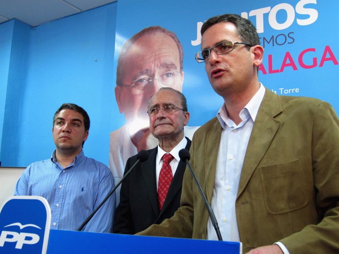 El presidente del PP del País Vasco, Antonio Basagoiti, junto con el responsable