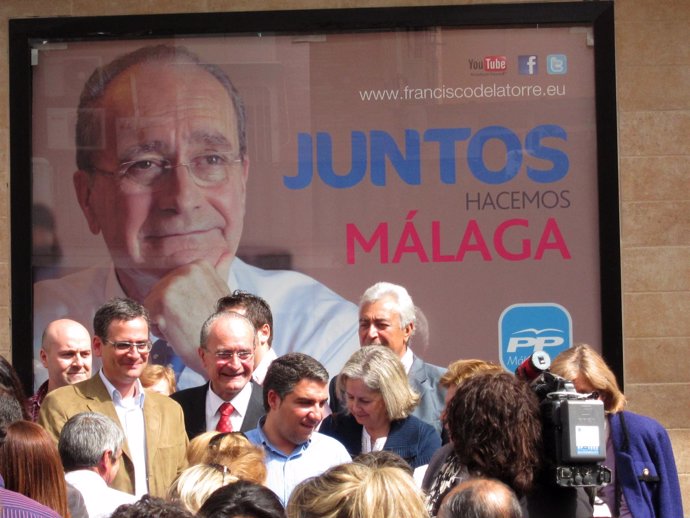 El presidente del PP del País Vasco, Antonio Basagoiti; el alcalde, Francisco de