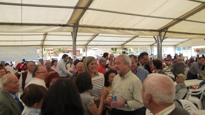 El presidente Valcárcel con simpatizantes en Archena