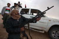 Al menos un fallecido tras un ataque de las fuerzas leales a Gadafi 