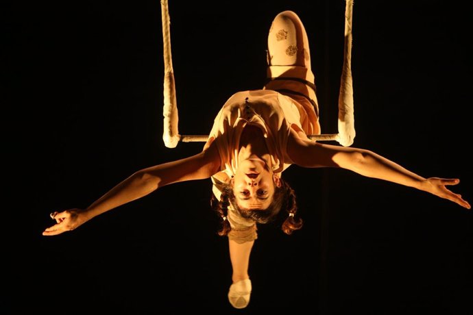 CIRCUS KLEZMER Presenta Un Espectáculo De Circo Contemporáneo En La Sala Ambigú 