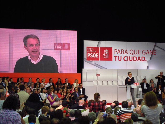 El presidente del Gobierno, José Luis Rodríguez Zapatero, en Murcia