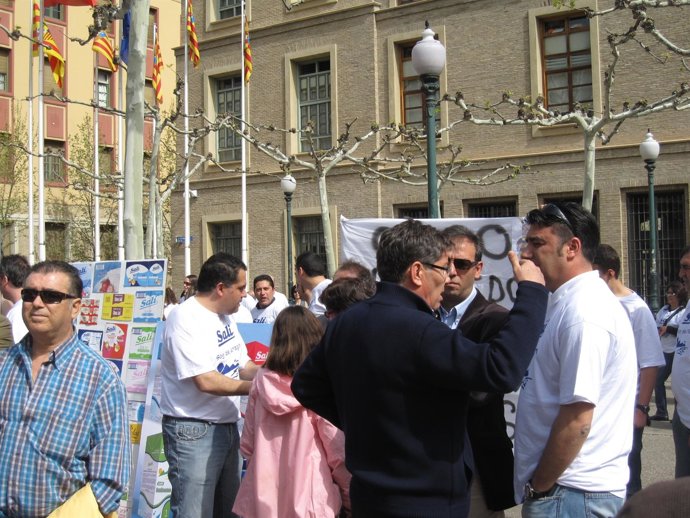 Aliaga con los trabajadores de Cacaolat
