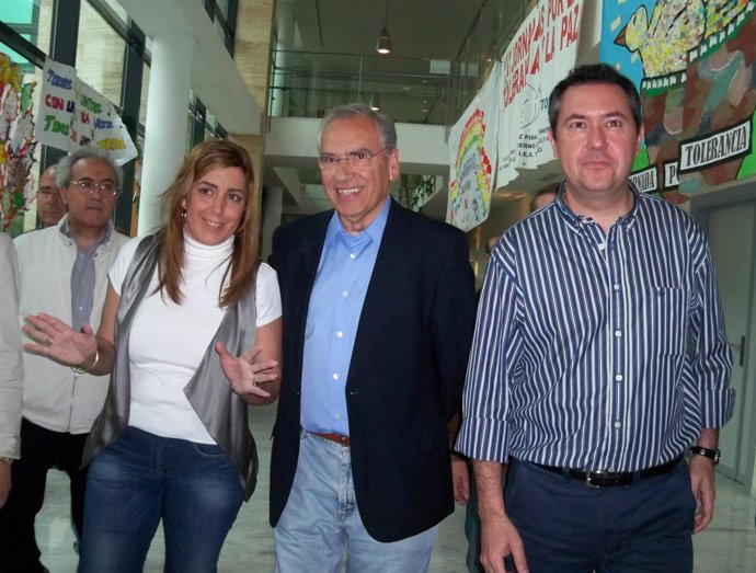 Susana Díaz junto a Alfonso Guerra y Juan Espadas hoy en Sevilla