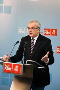 Vázquez (PSdeG) acusa al PP de "descentrado" y de bajar a las "alcantarillas" de ETA para atacar al Gobierno