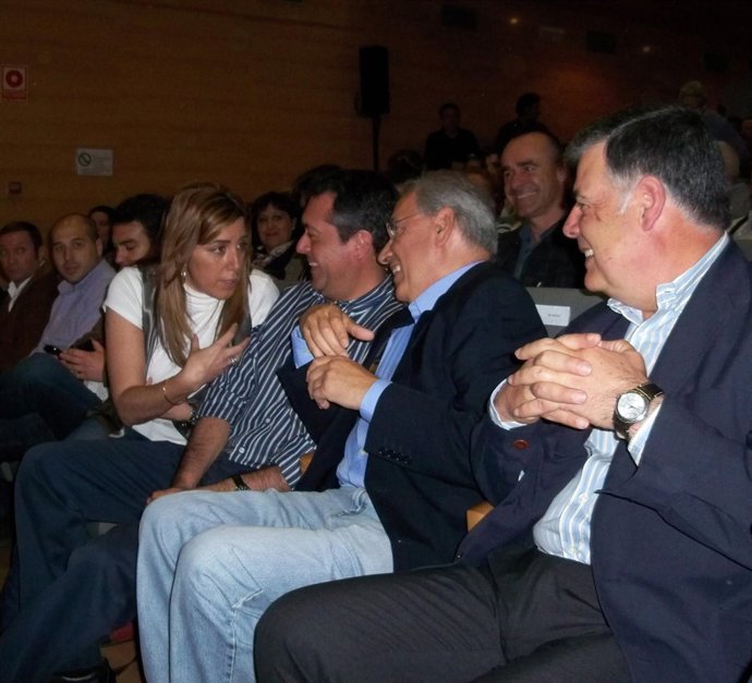 Susana Díaz junto a Juan Espadas, Alfonso Guerra y José Antonio Viera hoy en Sev