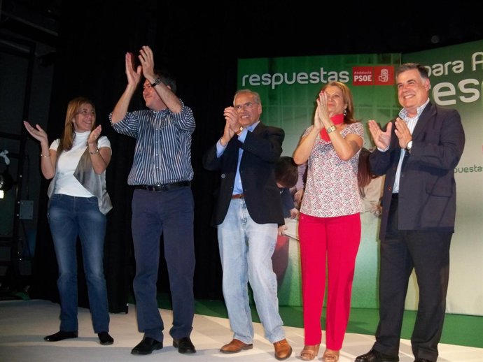 Susana Díaz junto a Juan Espadas, Alfonso Guerra y José Antonio Viera hoy en un 