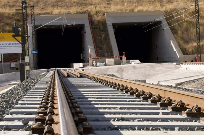 Renfe-infraestructuras-red viaria-trenes