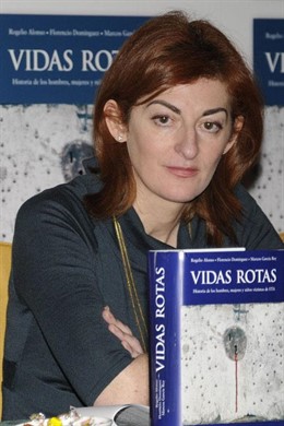 Maite Pagazaurtundua presenta el libro 'Vidas rotas'