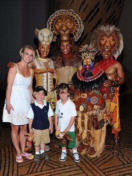 Britney Spears junto a sus hijos en el musical de EL REY LEON