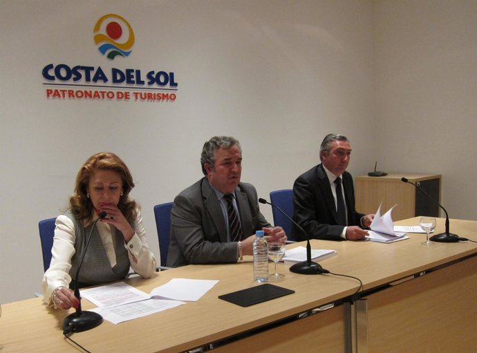 La gerente del Patronato, Ana Gómez; el presidente, Salvador Pendón, y el direct