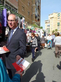 El candidato a la Alcaldía de Málaga, Pedro Moreno Brenes, durante un acto en Ca