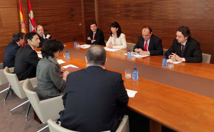 Reunión de Herrera con los portavoces parlamentarios sobre el Duero