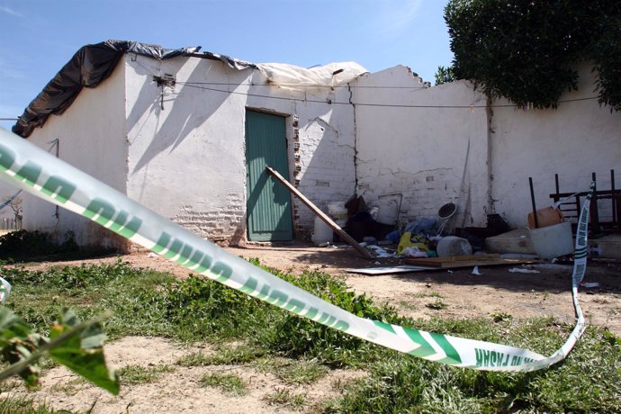 Chabola donde un indigente sufrió una agresión mortal en Ayamonte (Huelva)