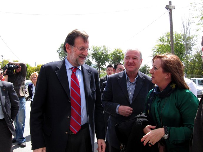 Rajoy y Valcárcel a su llegada a la comida con simpatizantes y militantes PP en 