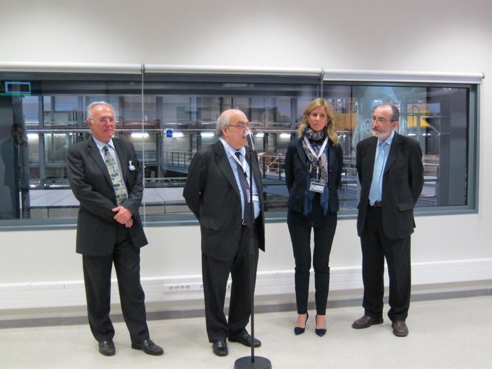 El conseller de Economía, Andreu Mas-Colell, y la ministra de Ciencia e Innovaci