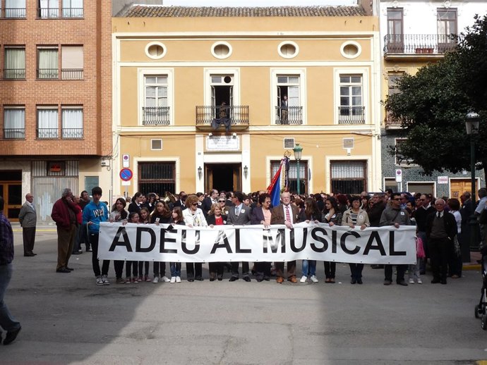 Benifaió se despide de la sede de la Sociedad Musical