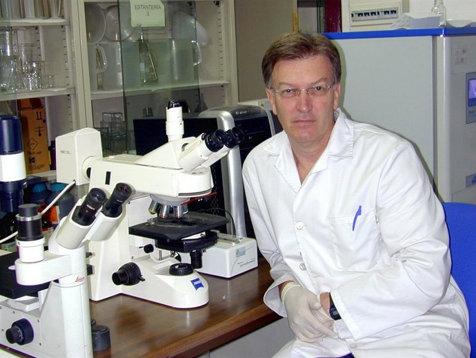 El investigador de la US José Luis Venero