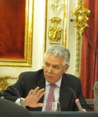 Griñán preside este martes la toma de posesión del nuevo consejero de Justicia